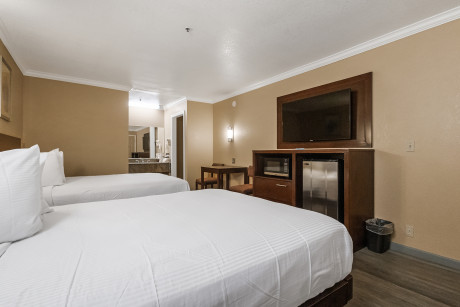 Two Queen Beds - Non Smoking